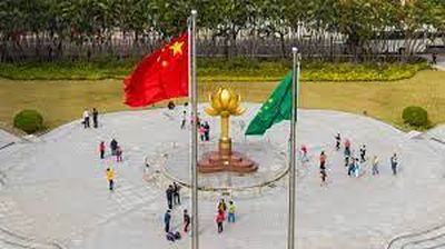 为缅华互助会获特区政府颁授《社会服务奬章》喝采（文/高德光，书法/尤肖松）