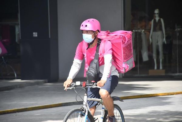 食物熊猫骑手因配送费减半而罢工