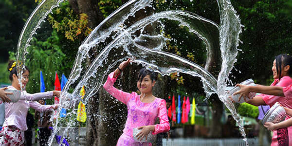 缅甸传统节庆活动是否应放松让全民同乐？