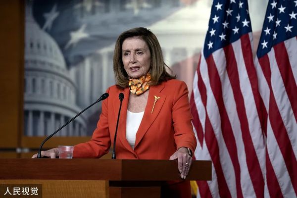 佩洛西们更需要治的，是“反华偏执症”