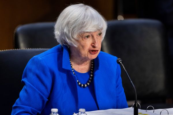 美官员密集发声威胁中印