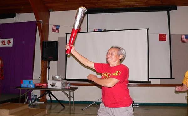 爱国文才今千古，缅侨华友皆悲痛（洛杉矶华友悼念葉国治学长）