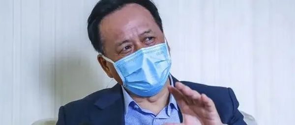 张文宏被困上海，而这个和钟南山齐名的男人解救了香港。