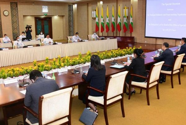 民族团结与和平协调委员会秘书长与东盟特别代表会面