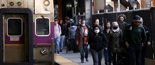 美国科学家研究发现：新冠病毒空气传播率或是接触面的1000倍