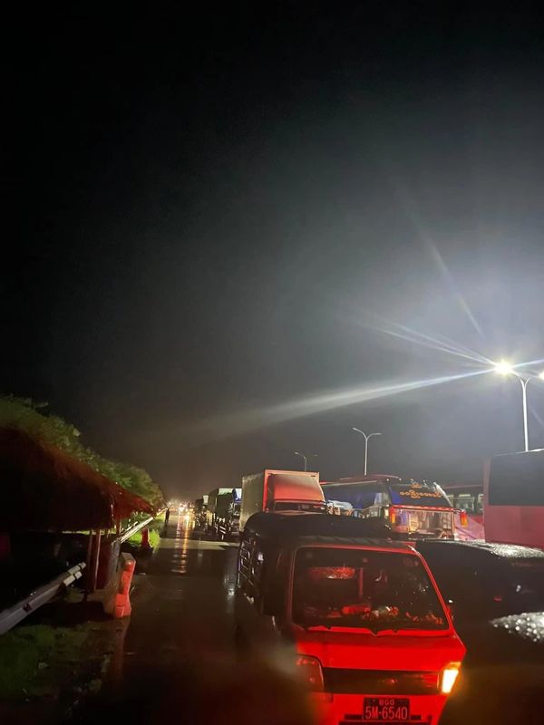 115英里高速公路暂时关闭