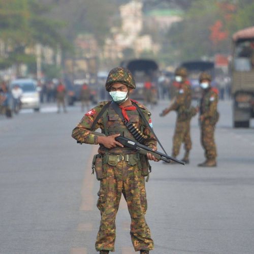 缅甸军方在马圭省对民间武装发起行动 致十余人伤亡