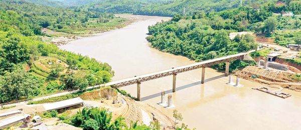 正在兴建中的大高丹伦江大桥