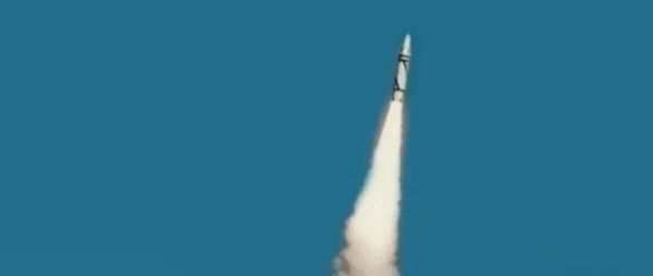 一觉醒来，这条神秘新闻冲上了热搜头条！