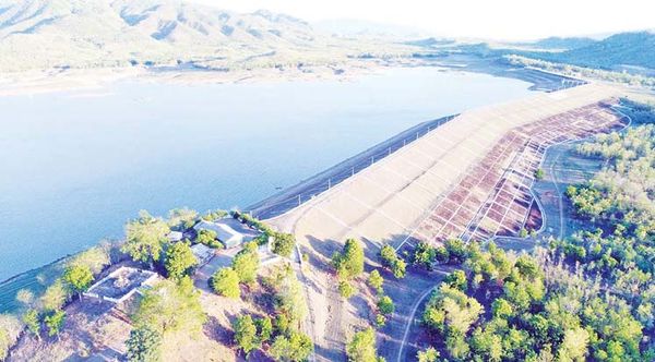 马奎省曼溪水坝为额别县区的雨季稻农田提供水源