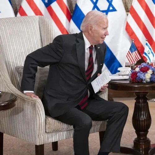 拜登摊牌：提防中俄