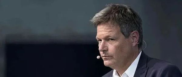 “这是向俄罗斯举白旗”