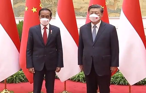 习近平同印度尼西亚总统佐科会谈