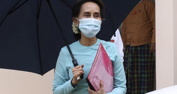 审理前国务资政案件的法官由于感染新冠推迟审判时间