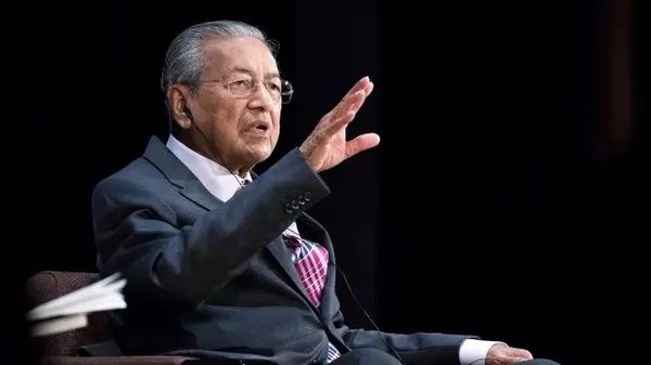 “向中国靠拢”