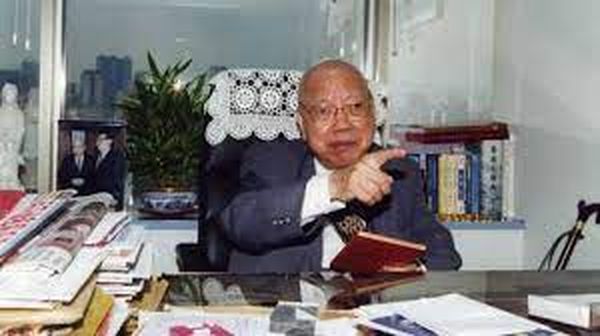 《鏡報》創刊45周年憶父親