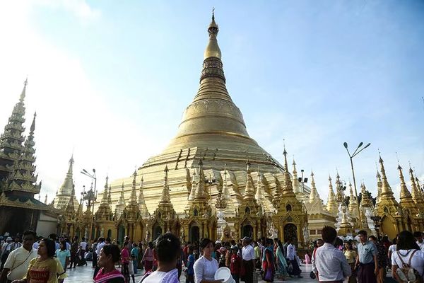 最近4个月前来瞻仰朝拜大金塔的国内外游客人数达1,110多万人