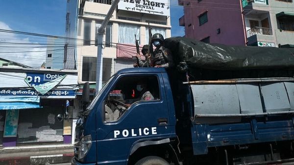 缅甸仰光雪比达镇区先后发生枪击和爆炸事件 已致1死4伤