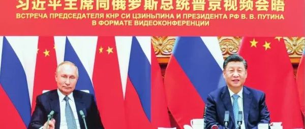 美国为何不惧把中俄逼到一起？