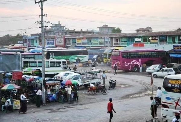 仰光两大远程汽车站每天为8千余名旅客提供服务工作