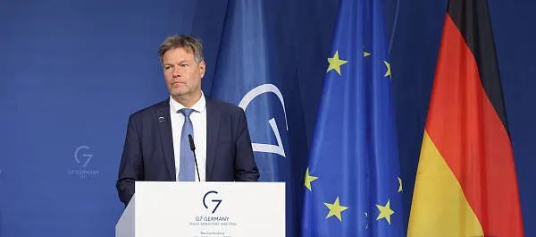 哈贝克的“对华天真论”，其实很无厘头