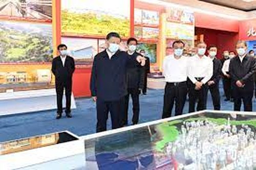 习近平在参观“奋进新时代”主题成就展时强调 踔厉奋发勇毅前行团结奋斗 夺取中国特色社会主义新胜利