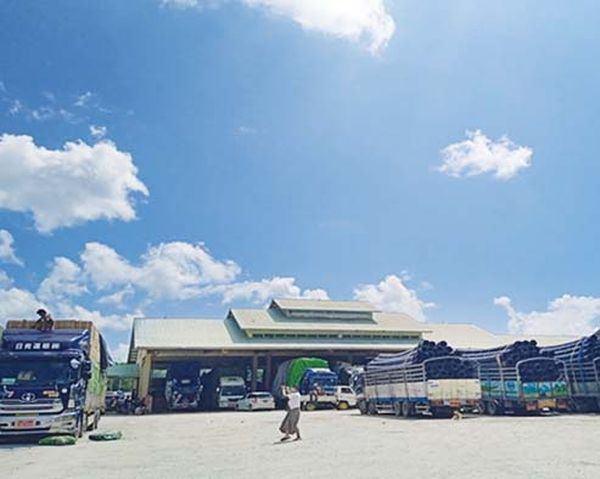 缅中边境木姐贸易区买卖交易热络