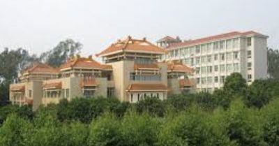 七 律·纪念南宁华侨补校