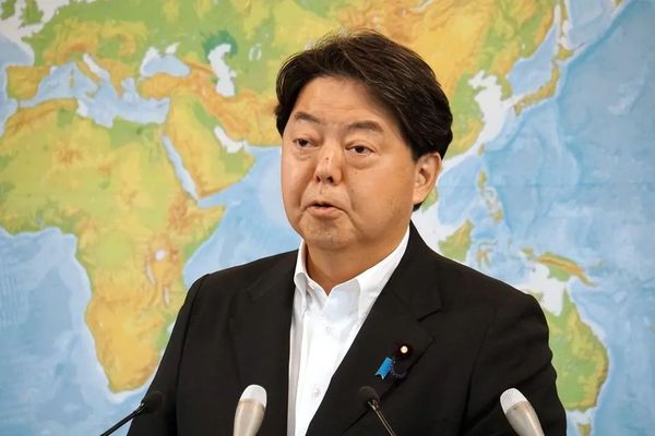 日本兜售“中国威胁论”，偷鸡不成反蚀一把米，岸田支持率暴跌