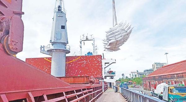 缅甸向孟加拉国出口高级大米21,000多吨