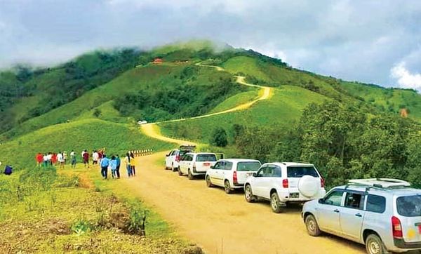 景栋县区内阿玛庭山顶美景欢迎游客们前来游览欣赏