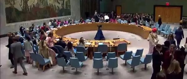 中方呼吁！提到了她