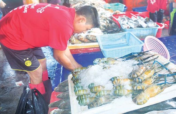 德林达依省每年向国外出口35万吨到40万吨的水产品 