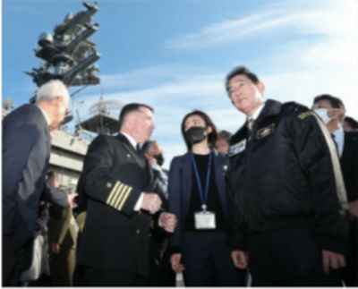 岸田文雄突然问美军中国最新航母战力，美军回答……