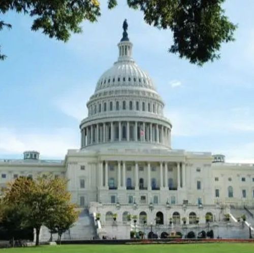 “大多数国家没有跟随美国，相反已有十几个国家申请加入——”