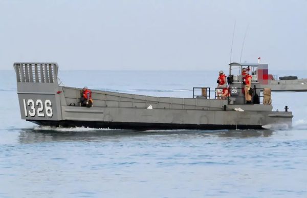 台鹰派分子扬言若两岸开战，台军绝对胜算，话刚落地一艘台舰沉没