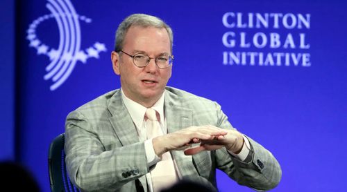 谷歌前CEO满嘴对华