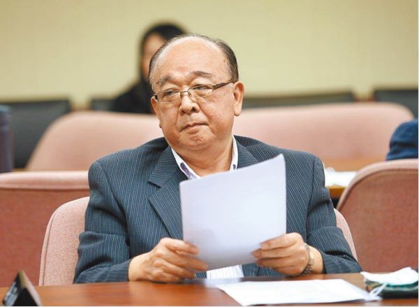 “台湾为什么要当棋子？”