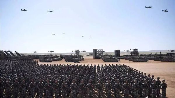 中国军队可以指哪打哪？西方专家直言：没人可以挑战中国