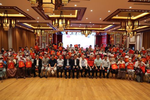 贾俊杰公参出席缅华2023年春节敬老帮扶活动