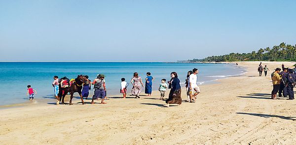 伊洛瓦底省勃生瑞东亚海滩地区2022年12月游客人数1.5万人