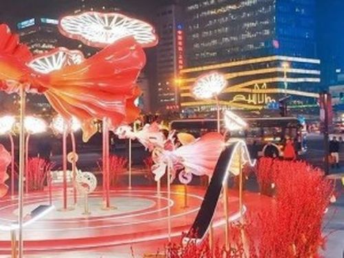 中国春节“开门红”，给世界带来暖意