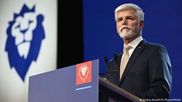 今天傍晚的一个电话，让蔡英文胆战心惊！