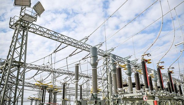 为满足电力需求将扩建水电站和风力发电站