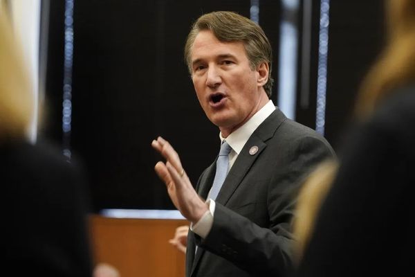 会议刚开始，他“就中国发出警告”