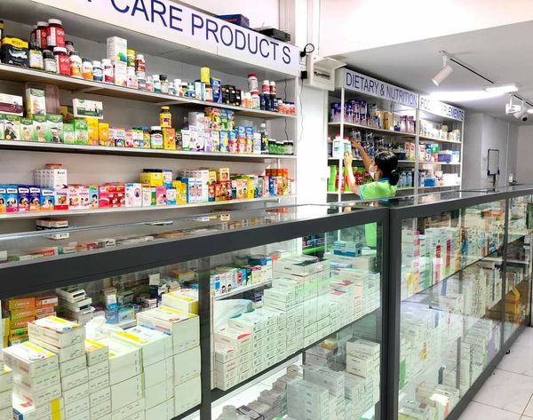 医药市场上的进口药品价格上涨约10%