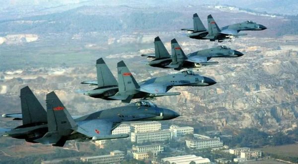 杨风：核弹轰炸机飞台海，美国这是要干什么？