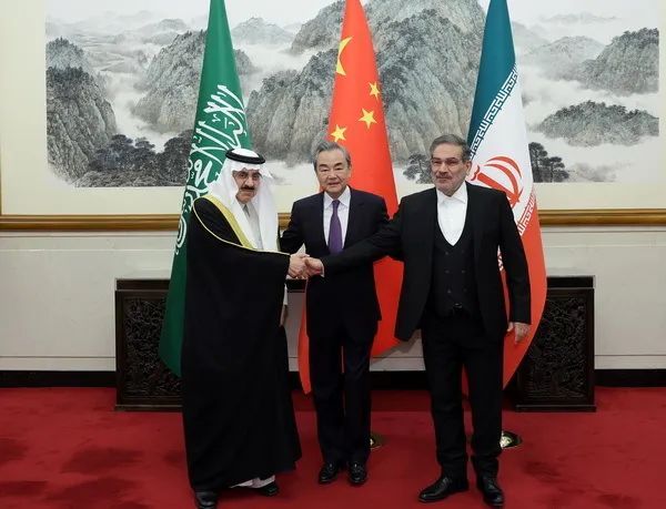 重磅解局！这两个中东国家在中国握手意味着什么？