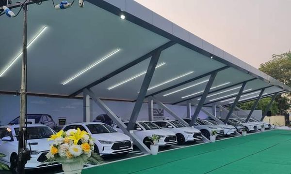 仰光启用首个电动汽车充电站