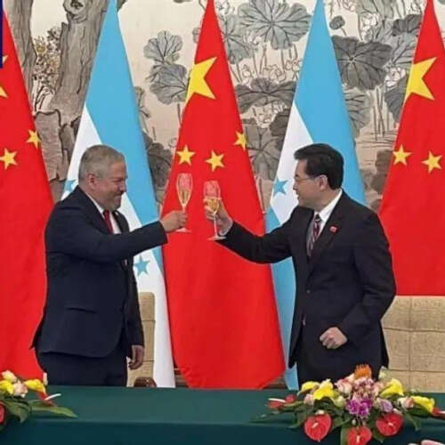 中洪建交，是对台湾的当头棒喝，美国也无可奈何……